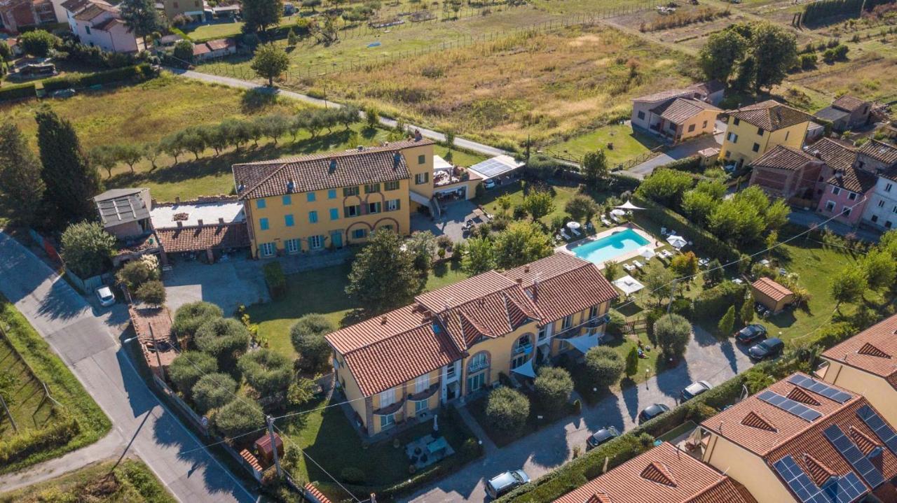 Villa Gabriella Apartments Lucca Exterior photo